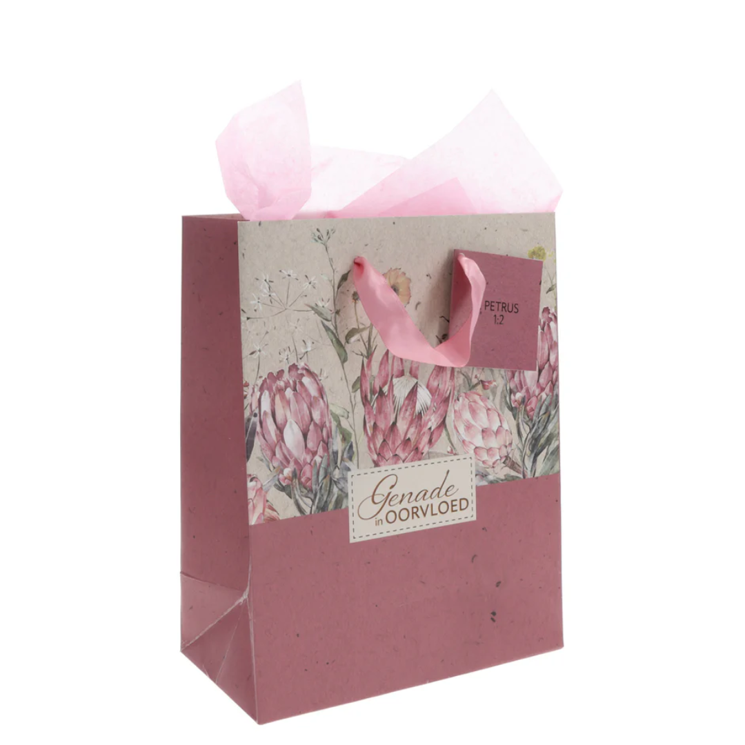 Afrikaans Medium Gift Bag - Genade in Oorvloed Fynbos with Gift Tag - Image 2
