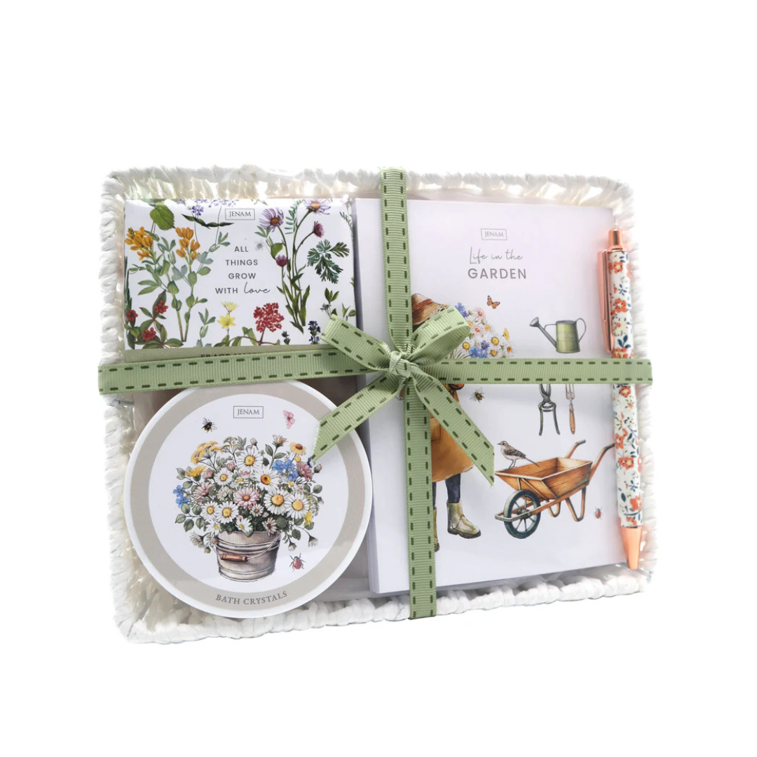 Garden Basket Gift Set – Soap, Bath Crystals & Stationery for Relaxation